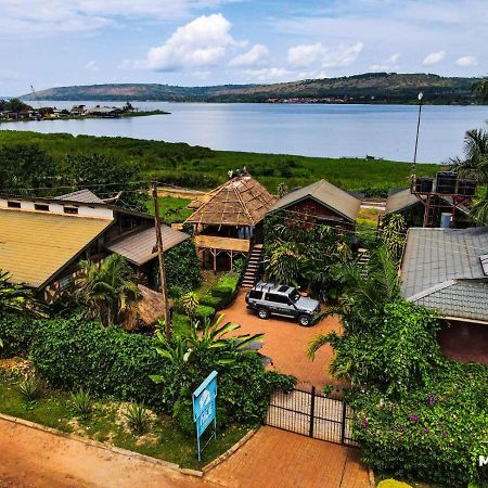 Homeonthenile Jinja Extérieur photo
