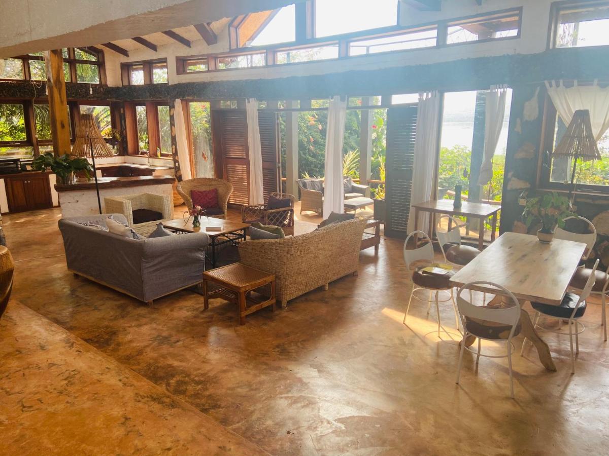 Homeonthenile Jinja Extérieur photo