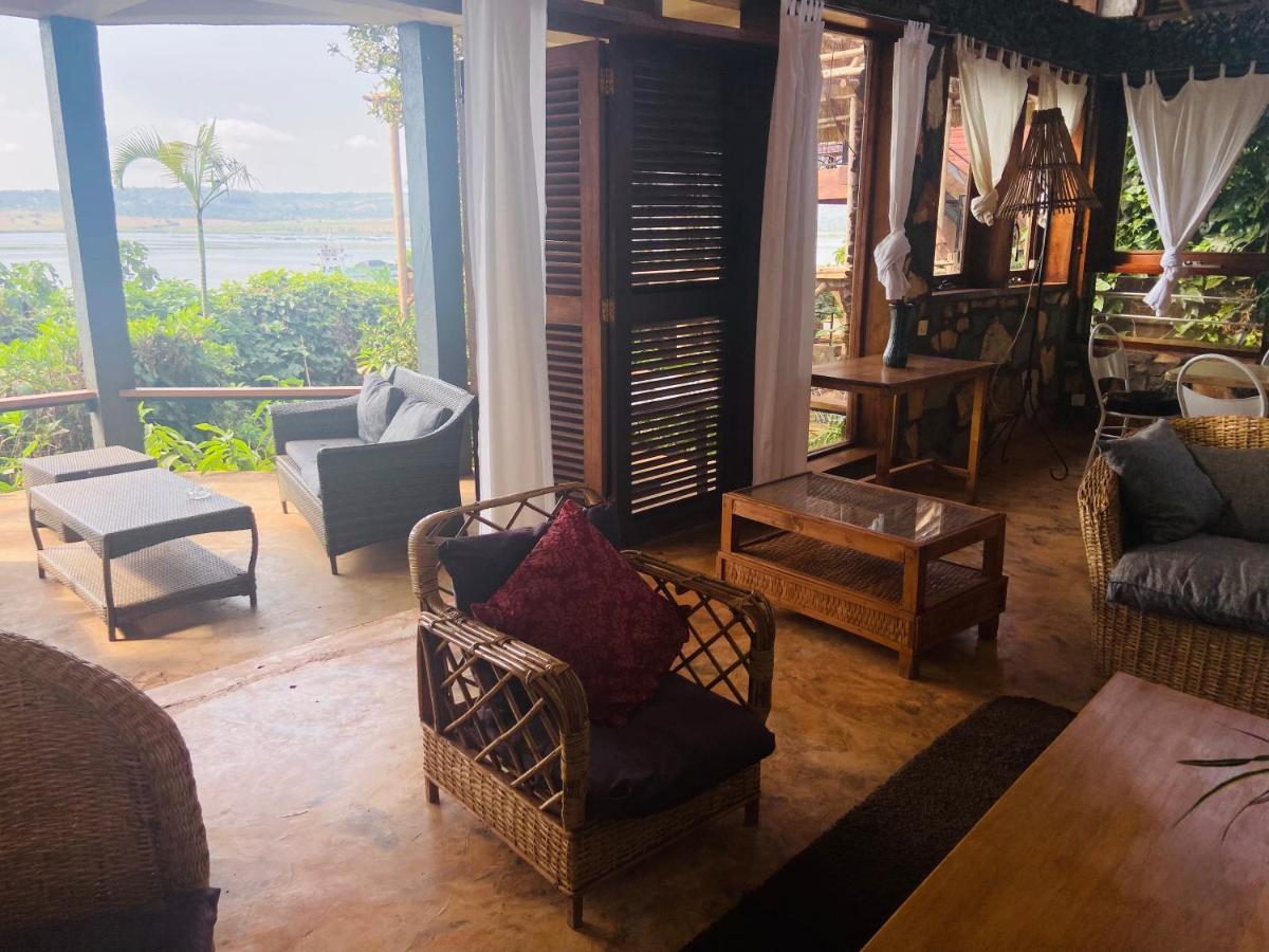Homeonthenile Jinja Extérieur photo